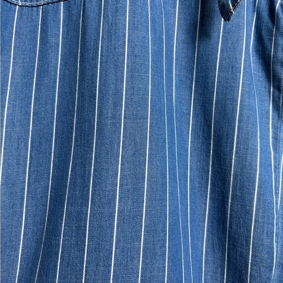 Cute Blue Chambray Wide Leg Cropped Pants with White Stripes. Cotton, Tencel. - Picture 2 of 12